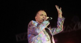 Grande successo per Miguel Bosé al Saprissa - Due video