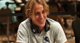 Poker on line: William Reynolds lo fa a Jaco Beach