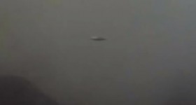 Ufo emerge dal fumo del Vulcano Turrialba